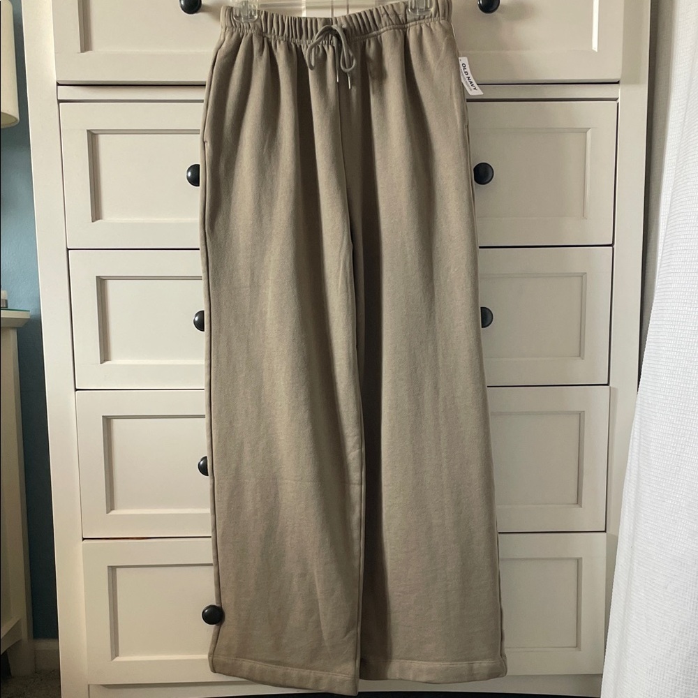 NWT Old Navy Wide Leg Sweatpants Taupe Neutral Lounge Athleisure Comfy Joggers